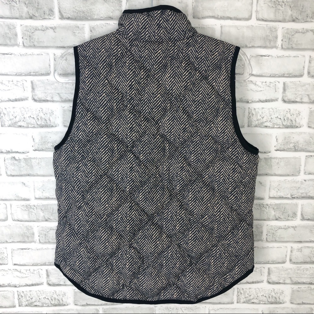 SOLD 🧡 j. crew // herringbone quilted puffer vest - Picture 6 of 8